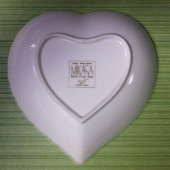 Mikasa Bear Heart Dish Sandy Lehman - Picture 3 of 3